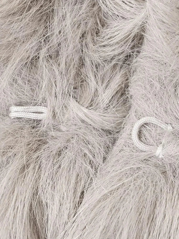 Dana Kunstpelzjacke mit Kapuze