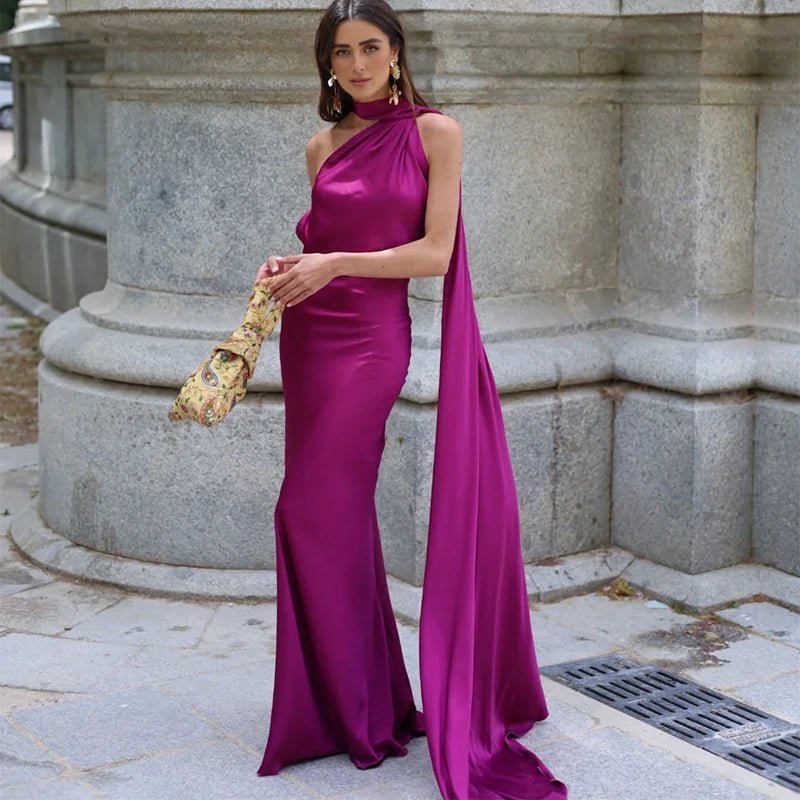 Demetra rückenfreies Abendkleid aus Satin mit Neckholder