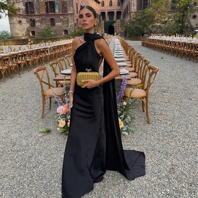 Demetra rückenfreies Abendkleid aus Satin mit Neckholder