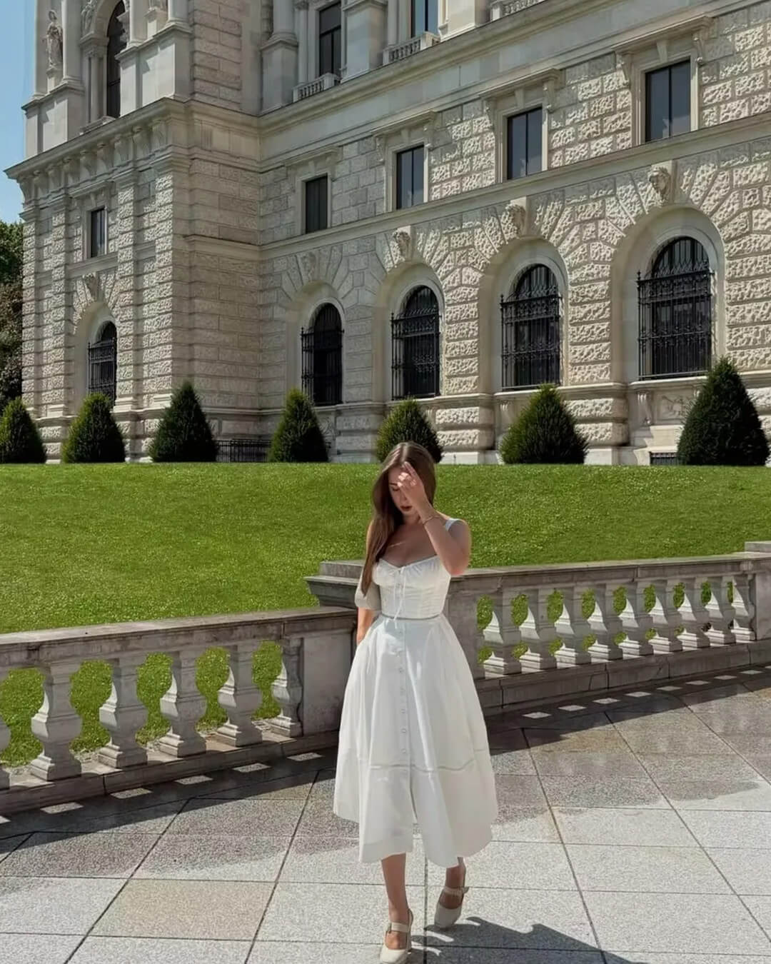 Dina ärmelloses Midikleid mit Herzausschnitt