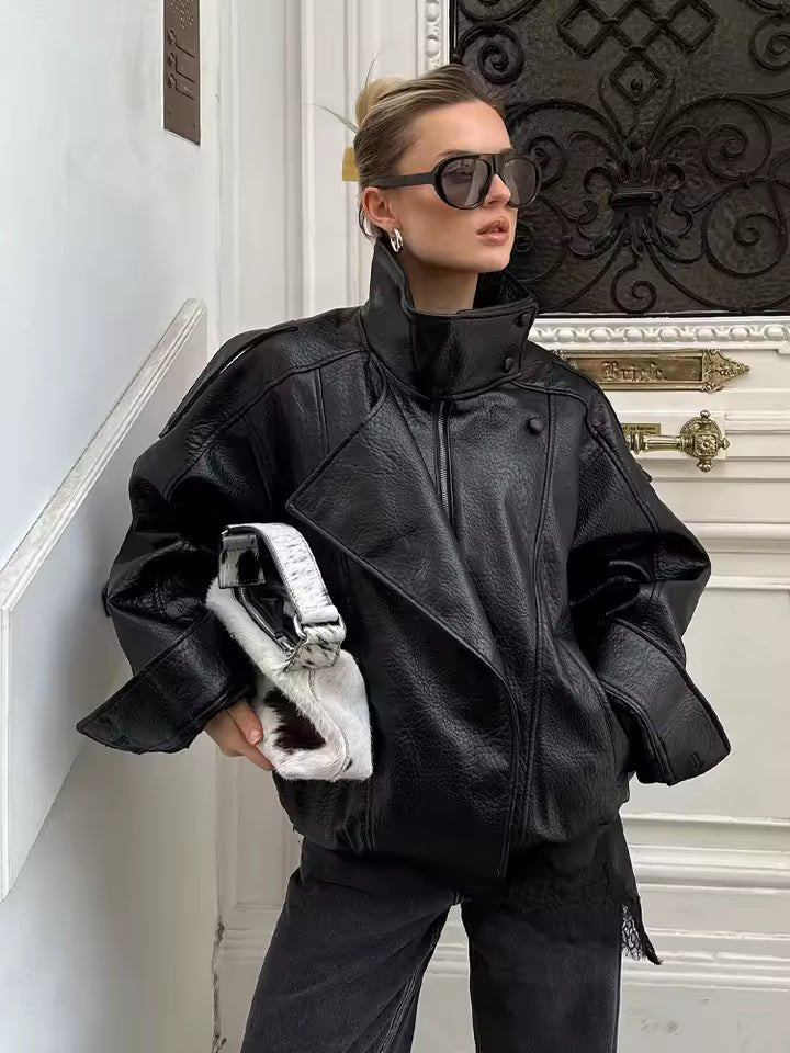Elena Asymmetrische Jacke mit Knöpfen und Taschen