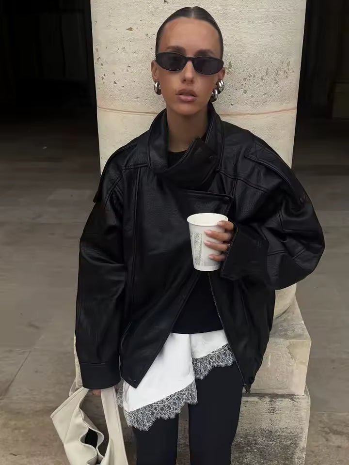 Elena Asymmetrische Jacke mit Knöpfen und Taschen