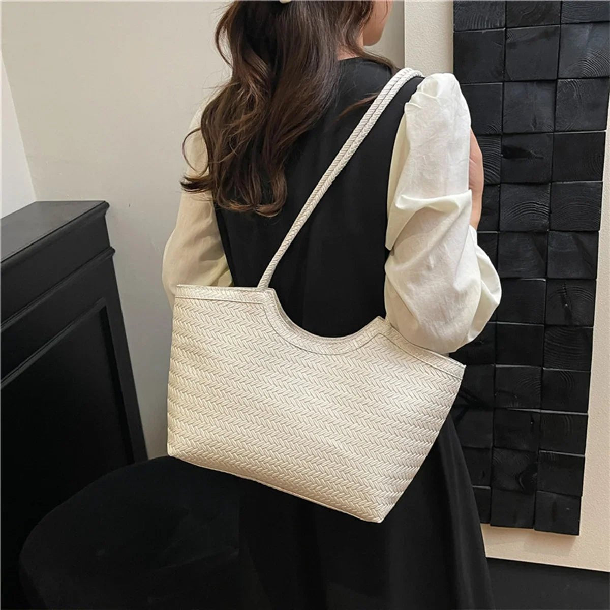 Elena Handtasche mit Strukturgewebe