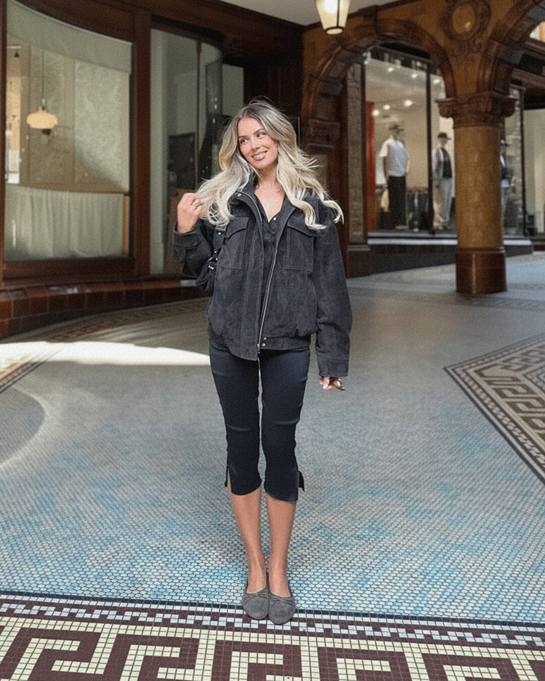 Elyssa Wildleder-Bomberjacke
