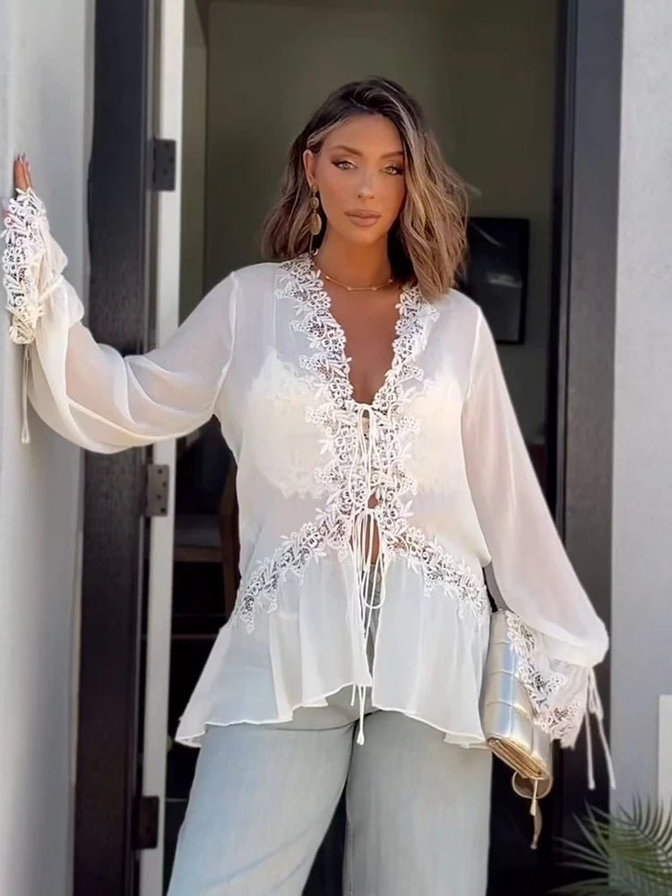 Emily Spitzen-Cardigan-Top