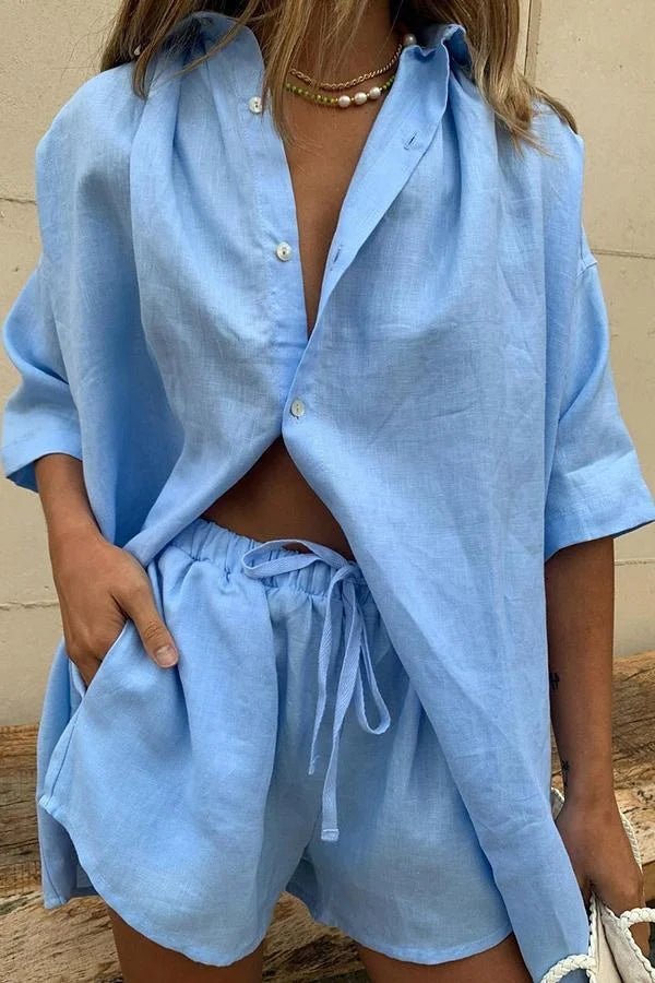 Erica Set aus Bluse mit Knopfleiste und Shorts
