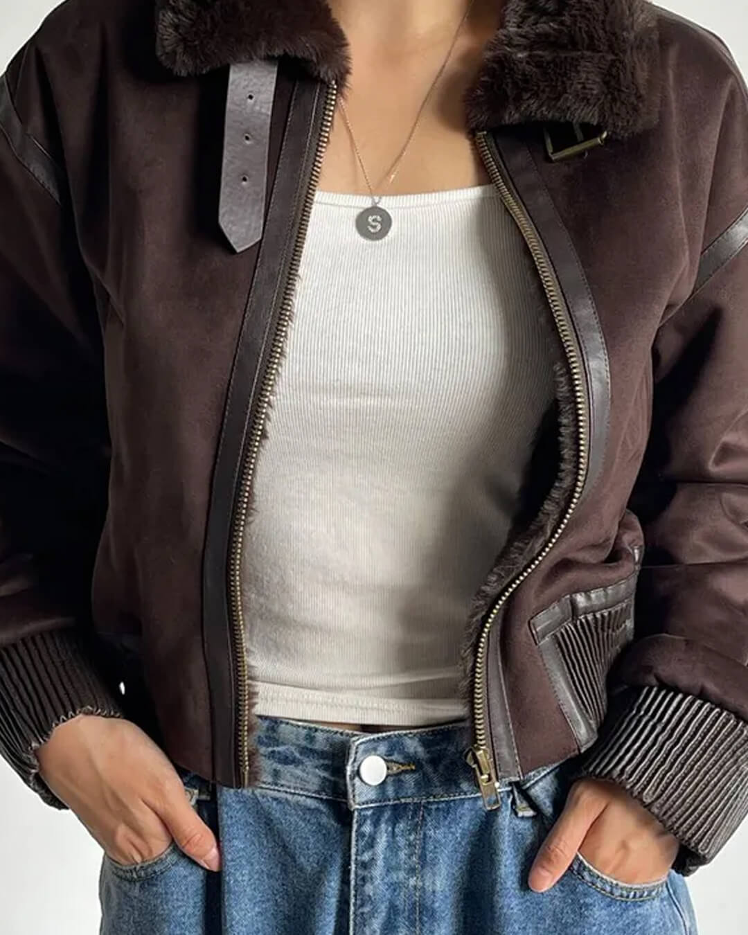 Esme Kurze Bomberjacke aus Veloursleder