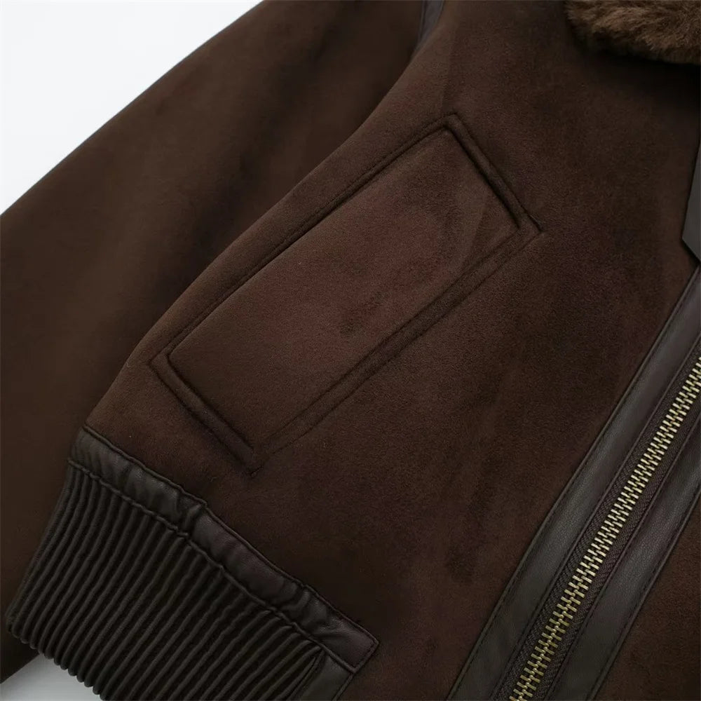 Esme Kurze Bomberjacke aus Veloursleder