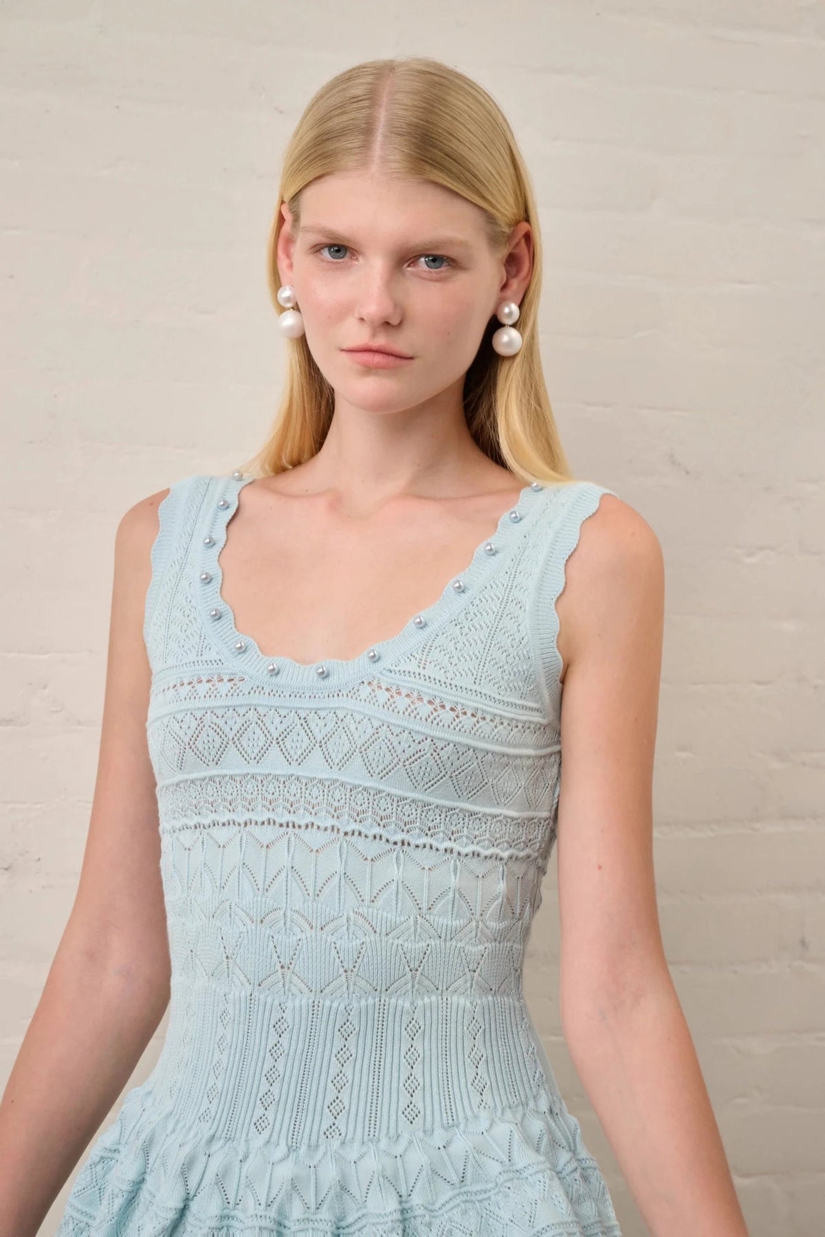 Esther gestricktes Midikleid mit Cut-outs