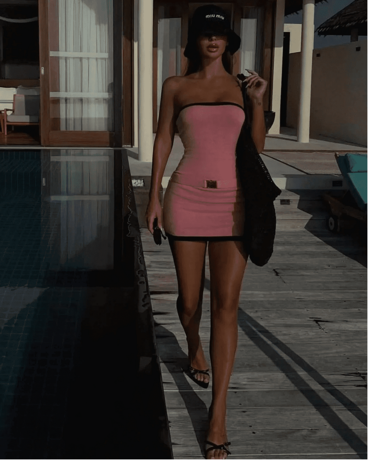 Eva Schulterfreies Strick-Min kleid mit Schnallendetail