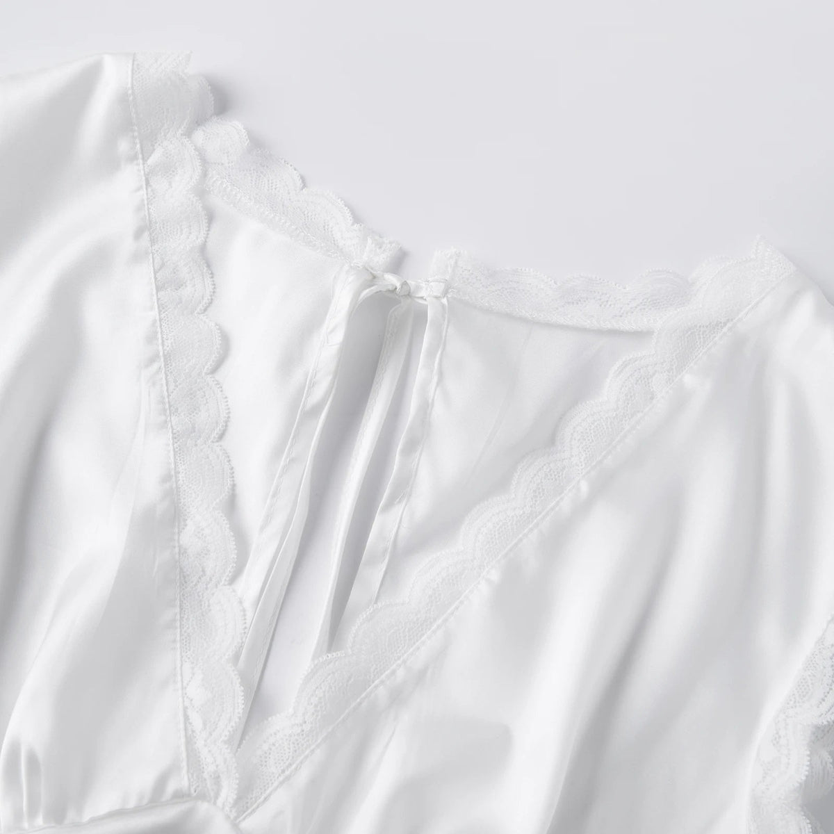 Francesca Satin-Top mit tiefem Ausschnitt
