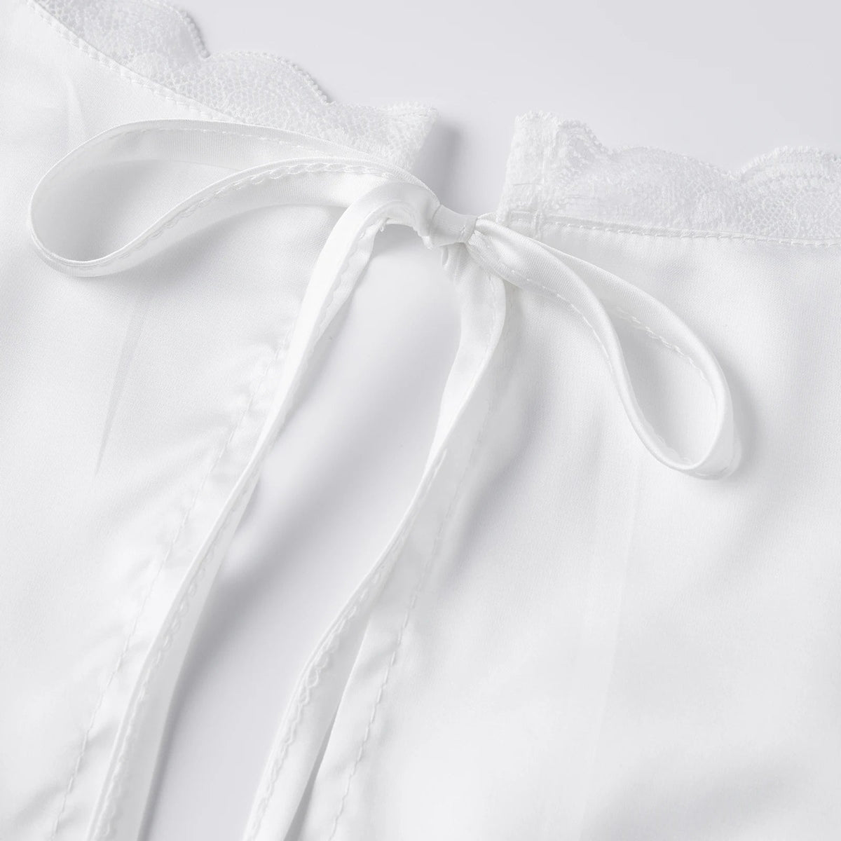 Francesca Satin-Top mit tiefem Ausschnitt