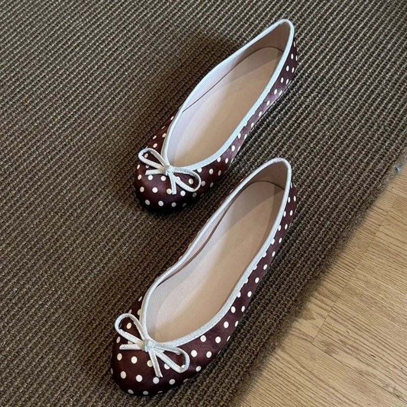 Georgette gepunktete Ballerinas