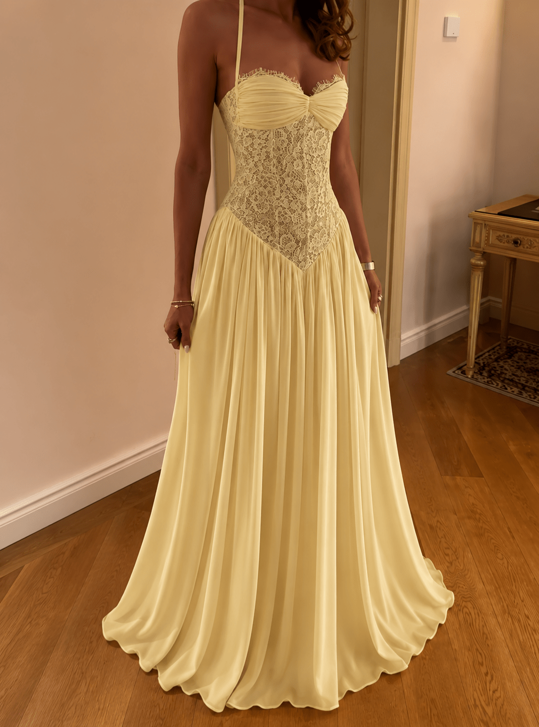 Gloria Maxikleid mit Neckholder und Korsett