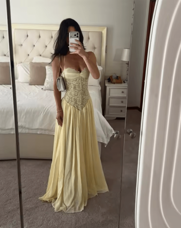 Gloria Maxikleid mit Neckholder und Korsett