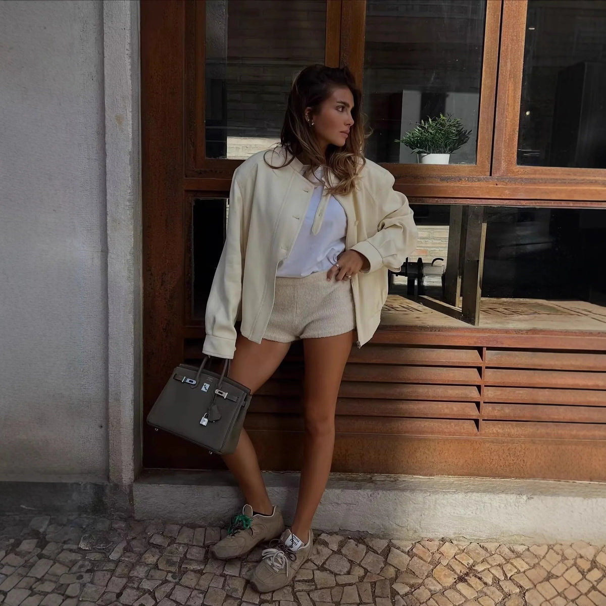 Hannah Jacke mit Stehkragen und Knopfdetails