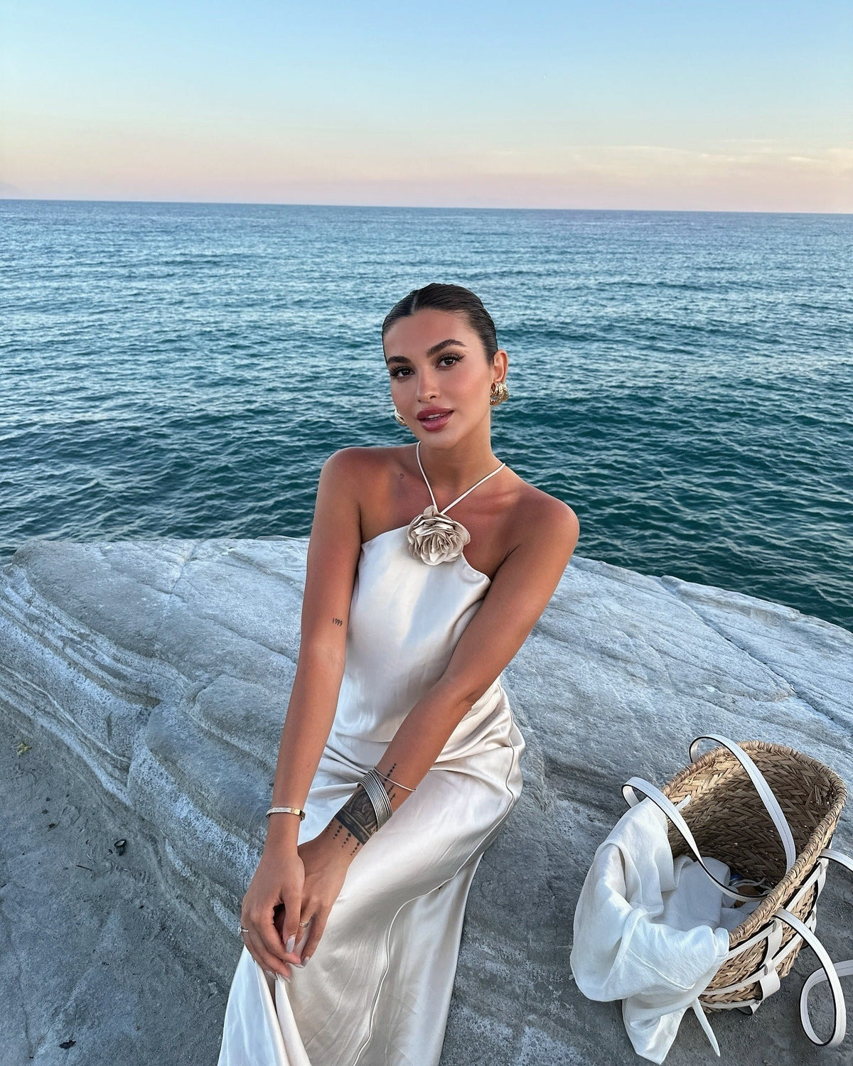 Harper Satin-Maxikleid mit Neckholder