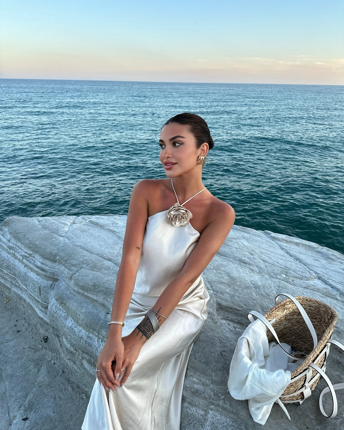 Harper Satin-Maxikleid mit Neckholder