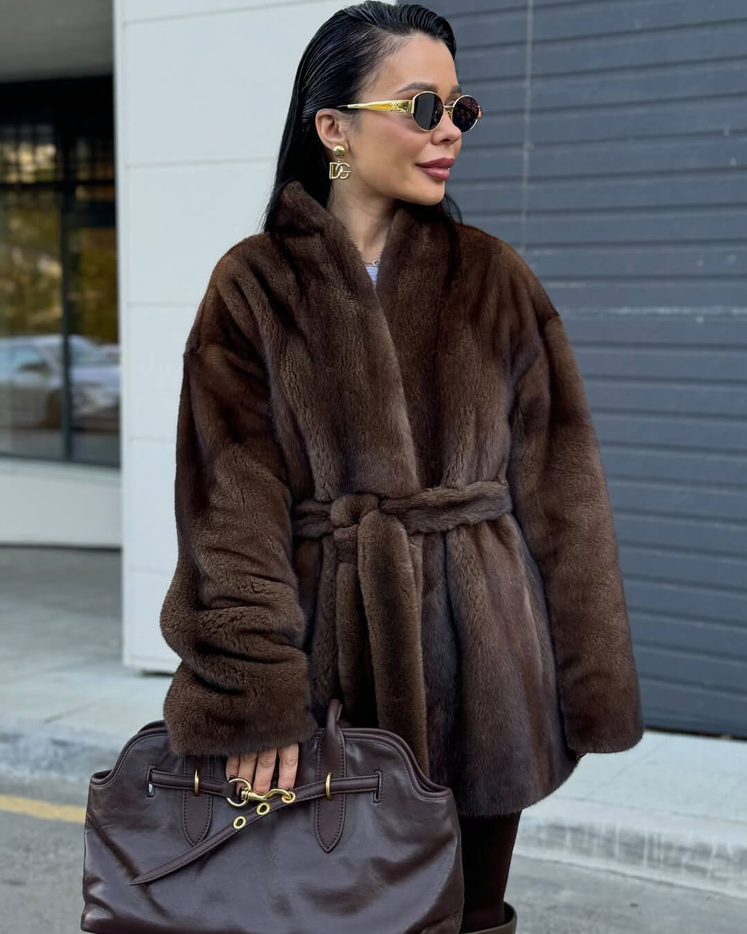 Hazel Taillierte Kunstpelzjacke mit Gürtel