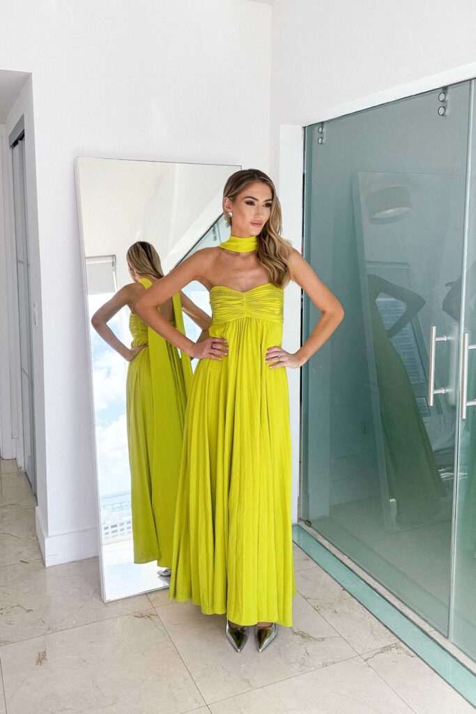 Helena Neckholder-Maxikleid mit Raffungen und Schal