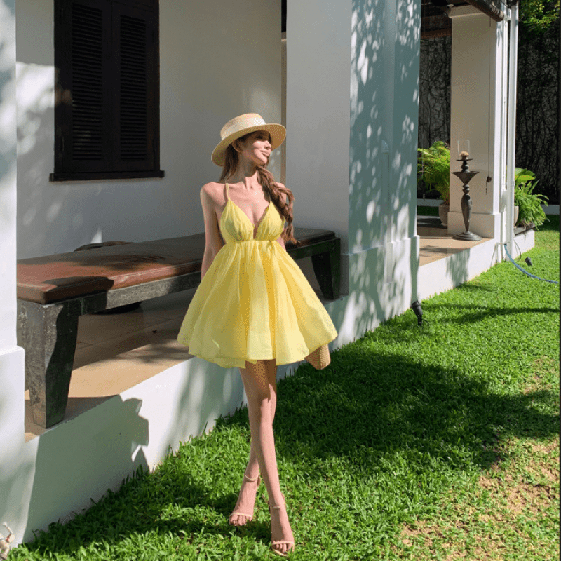 Isabella Minirockartiges Layering-Kleid mit V-Ausschnitt