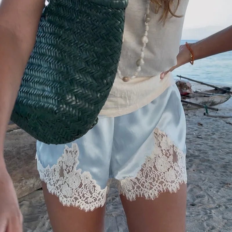 Janice Satin-Shorts mit Spitze