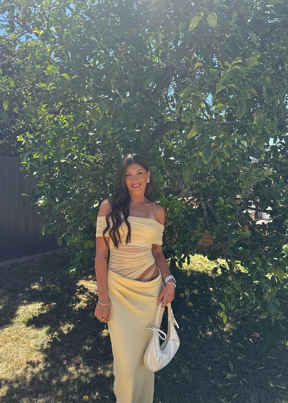 Jessa schulterfreies Maxikleid aus Mesh