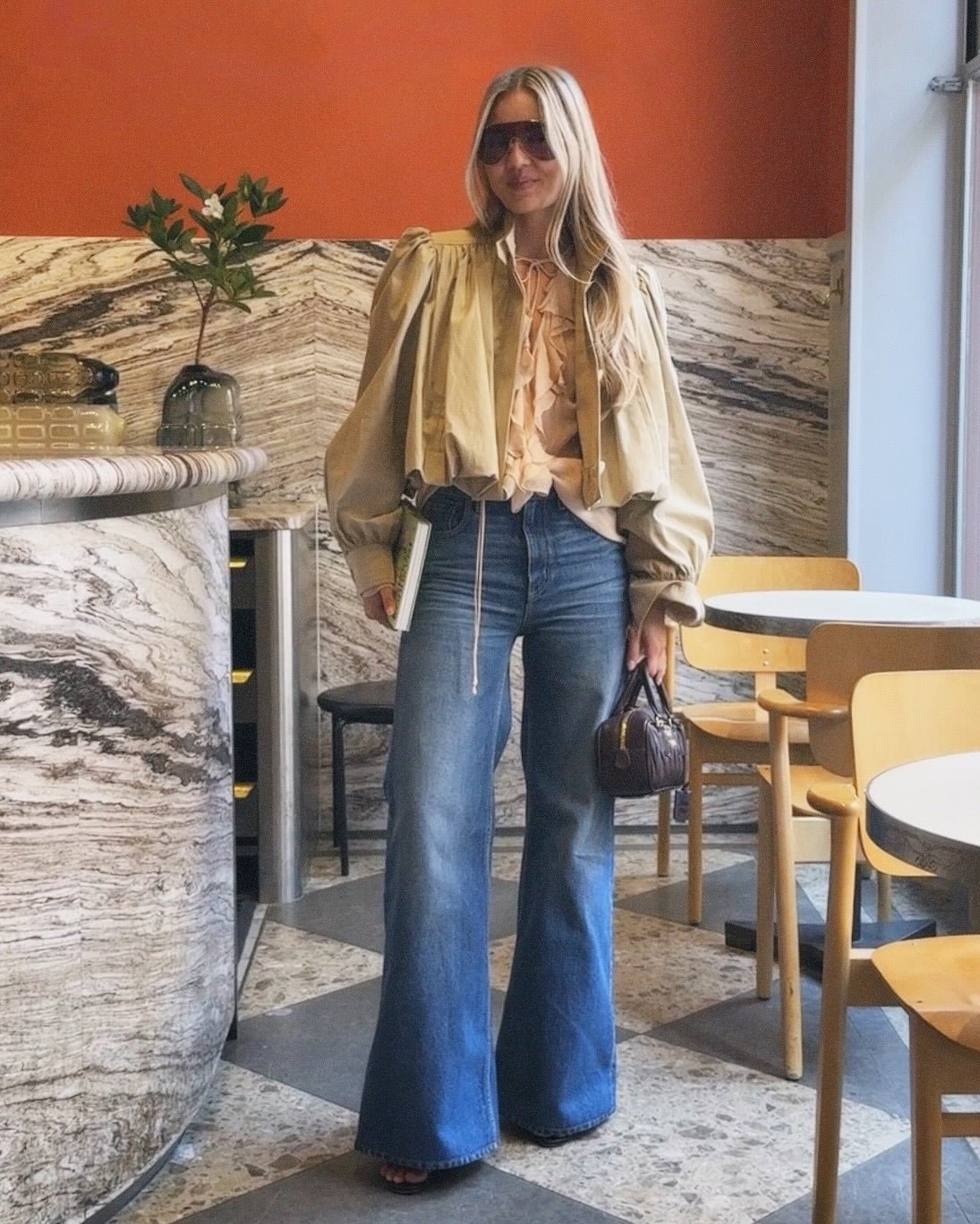Karina Kurze plissierte Jacke