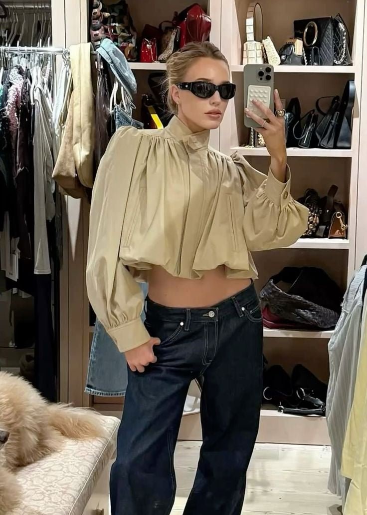 Karina Kurze plissierte Jacke