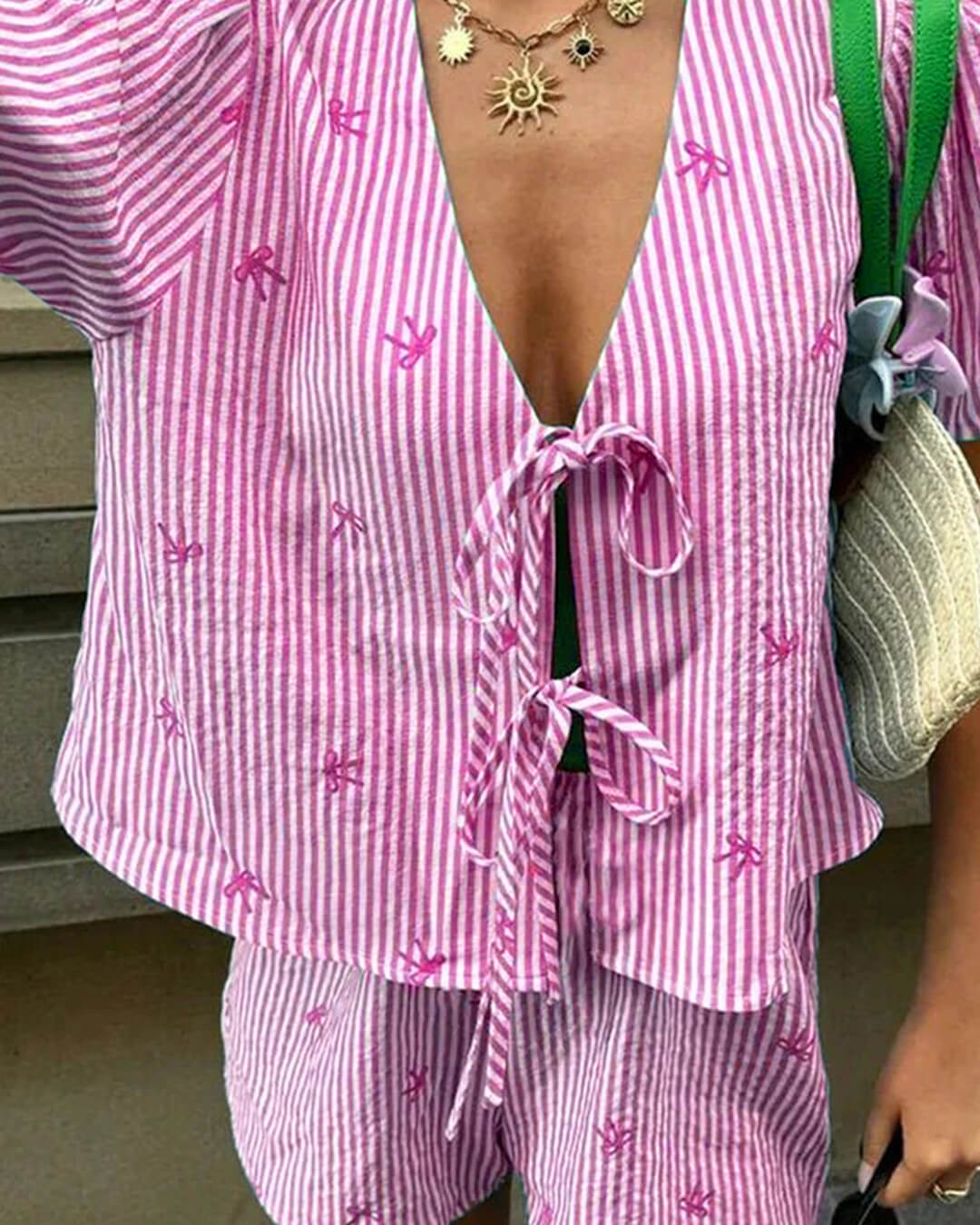 Kate gestreiftes Zweiteiler-Shorts-Set mit Bindung vorn