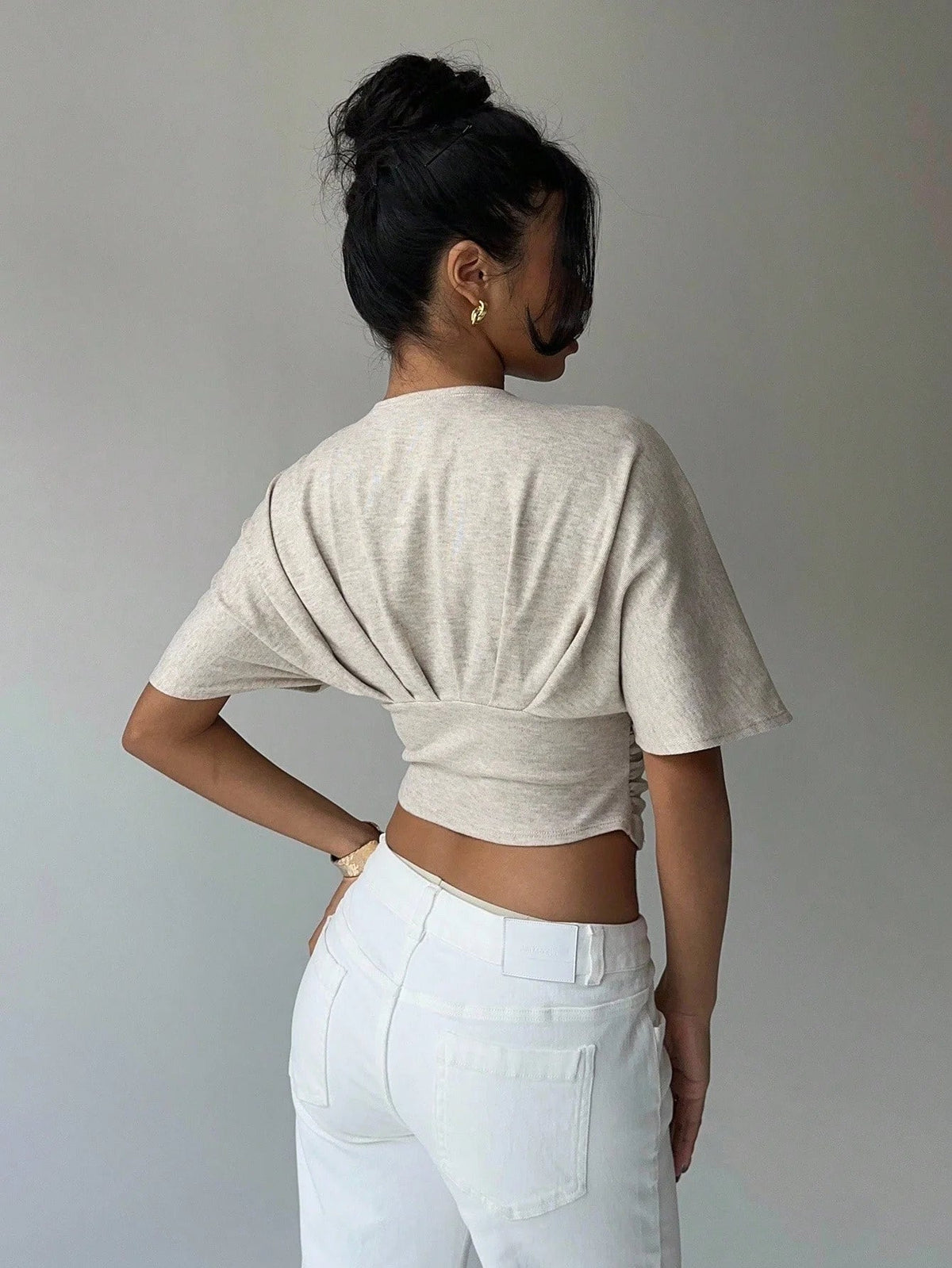 Kendra taillierte Bluse mit tiefem Ausschnitt