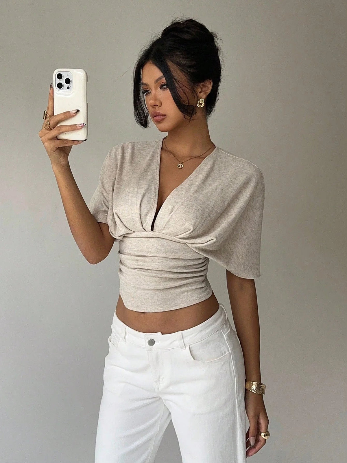 Kendra taillierte Bluse mit tiefem Ausschnitt