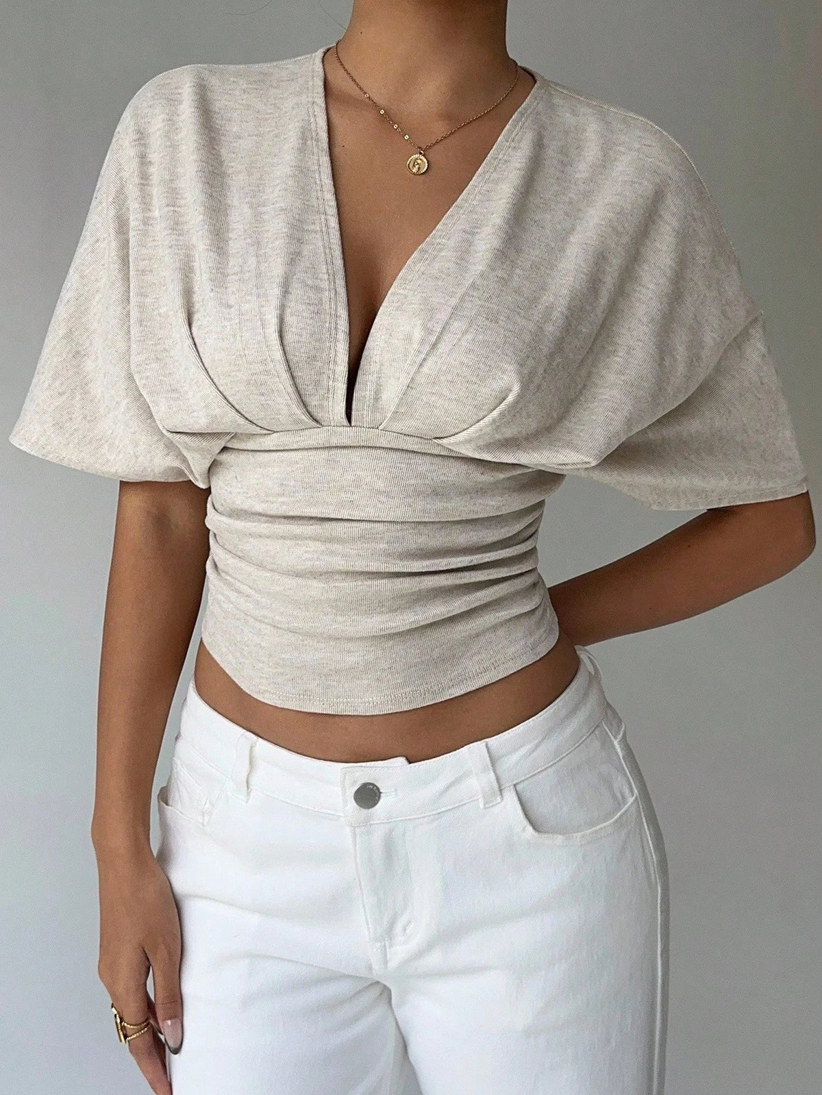 Kendra taillierte Bluse mit tiefem Ausschnitt
