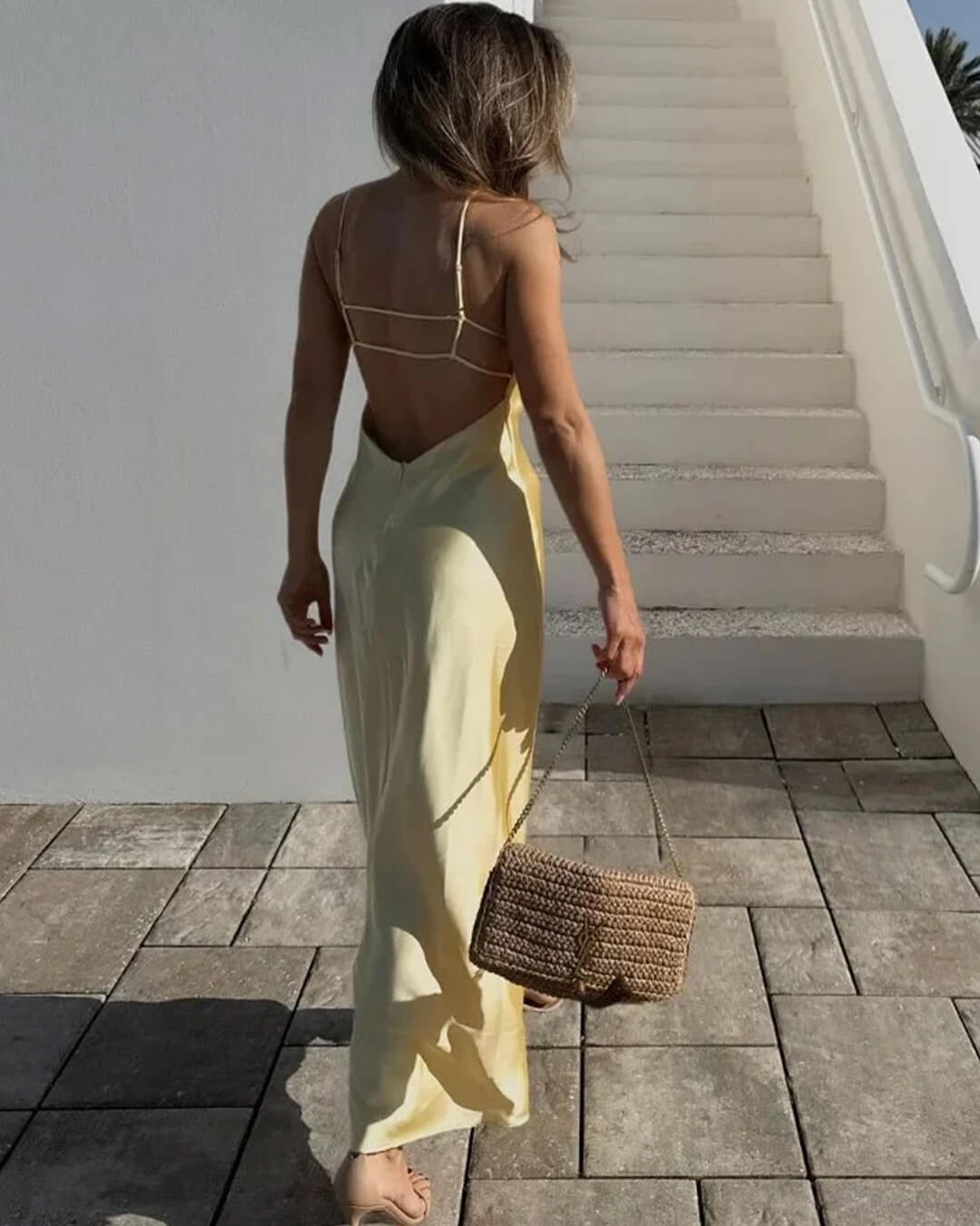 Kirra Rückenfreies Maxikleid aus Satin