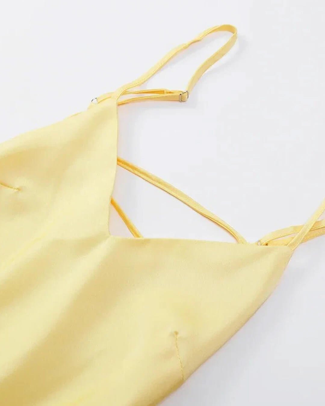 Kirra Rückenfreies Maxikleid aus Satin