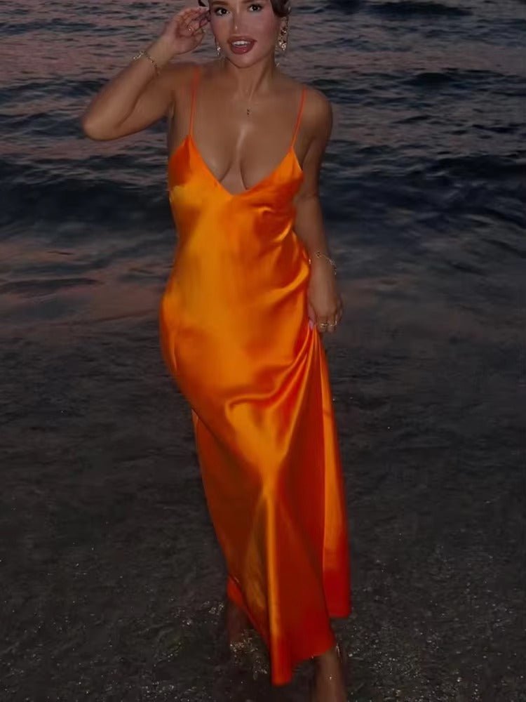 Kirra Rückenfreies Maxikleid aus Satin