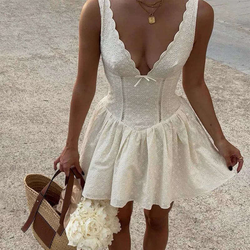Kirsten Minikleid mit tiefem Ausschnitt