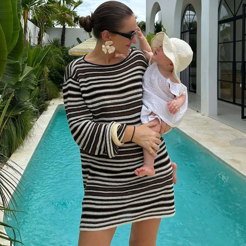Rückenfreies Strick-Minikleid mit Cut-outs