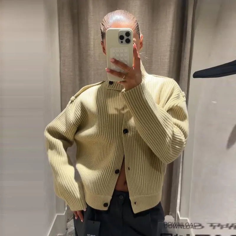 Kylie Strick-Cardigan mit hohem Kragen