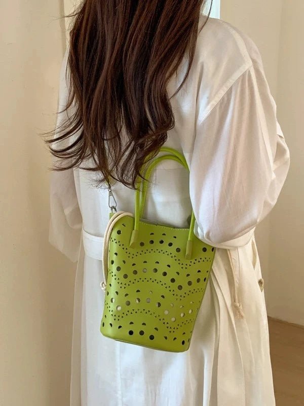 Lara Bucket-Bag mit Cut-outs