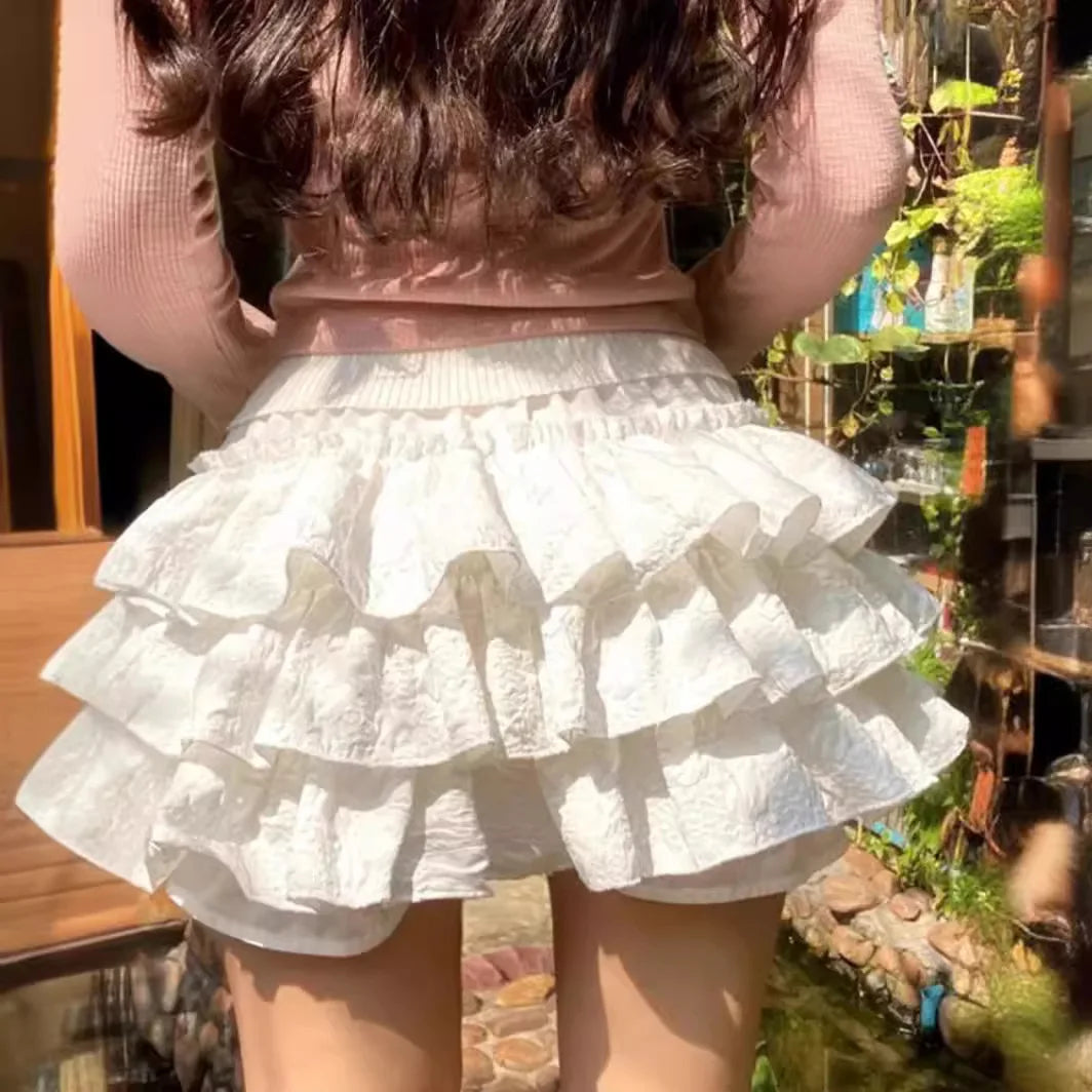 Lena Häkelshorts mit Rüschen und Cut-outs