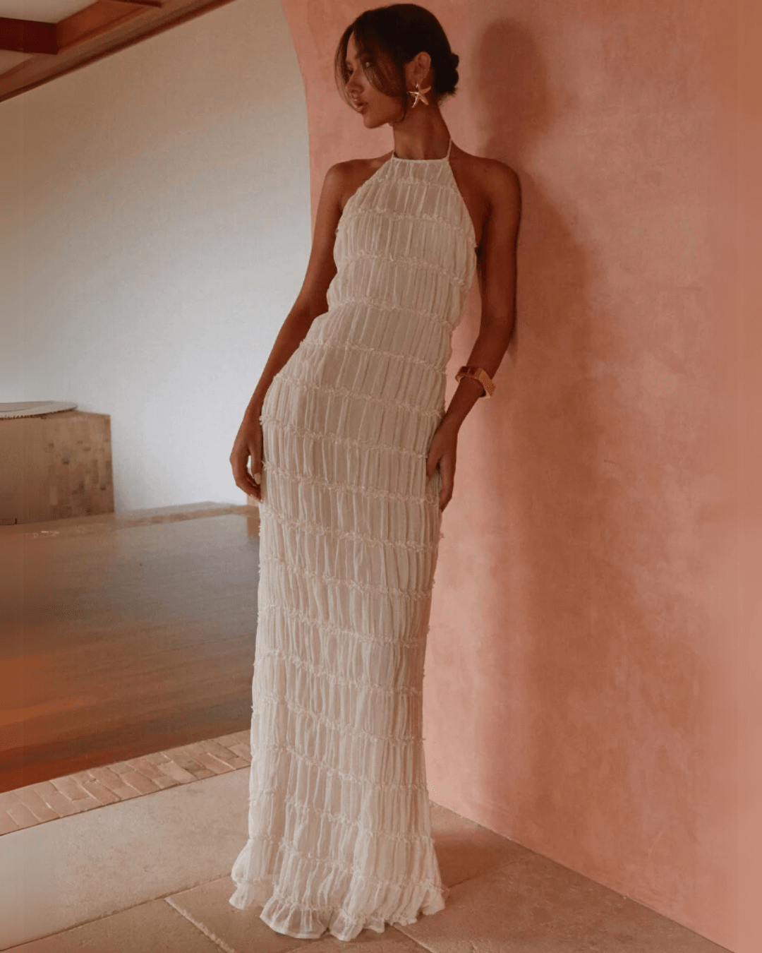 Leslie rückenfreies Maxikleid mit modellierter Struktur