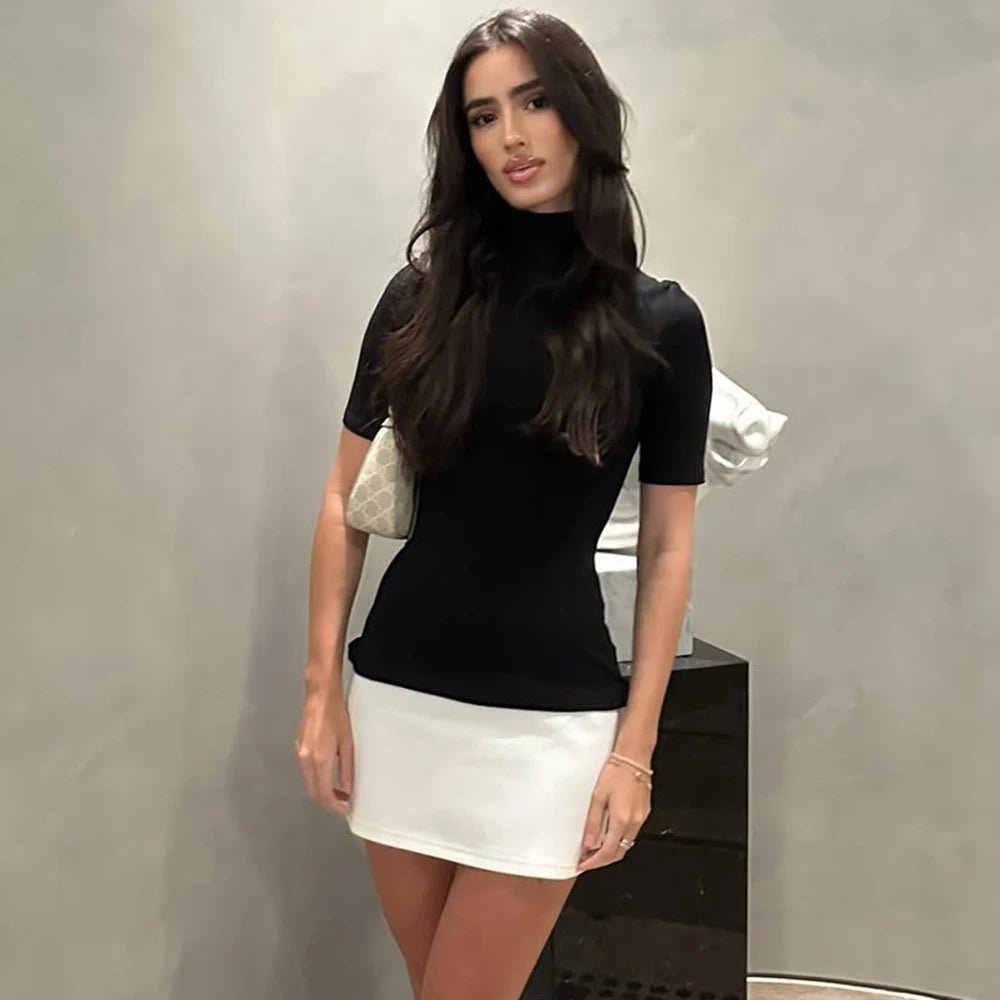 Lisbeth Minidress mit hohem Ausschnitt