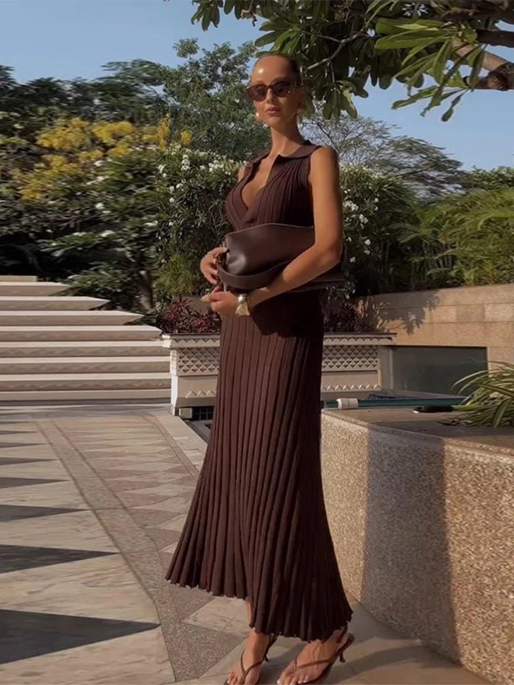 Lise Ärmelloses gestricktes Plissee-Maxikleid