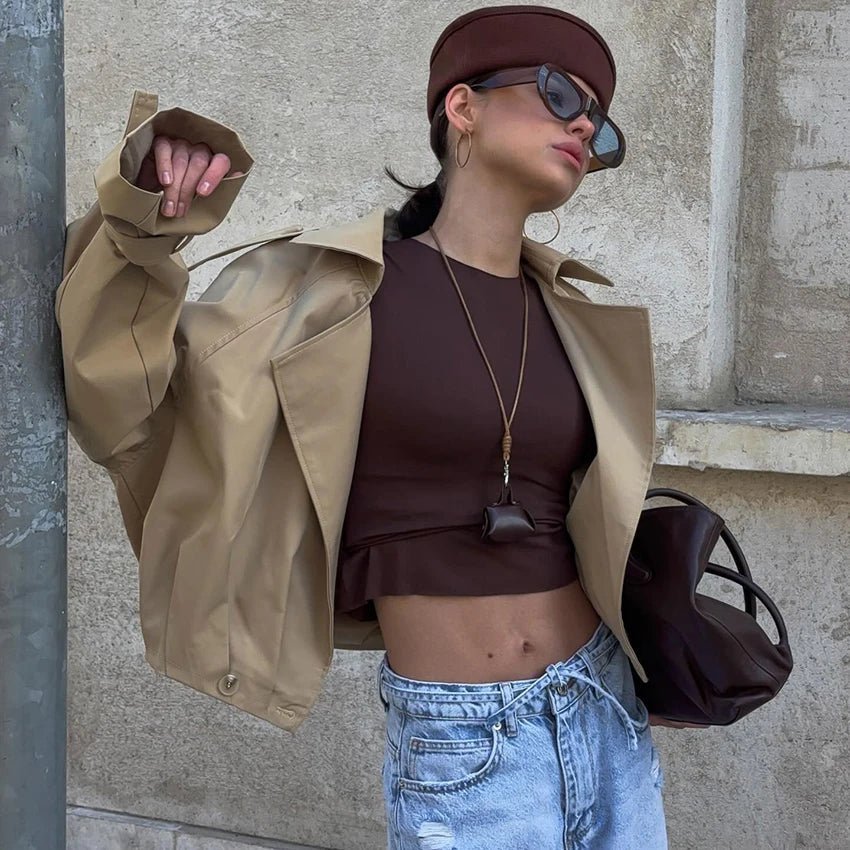Lola Kurzer Trenchcoat mit Plisseefalten