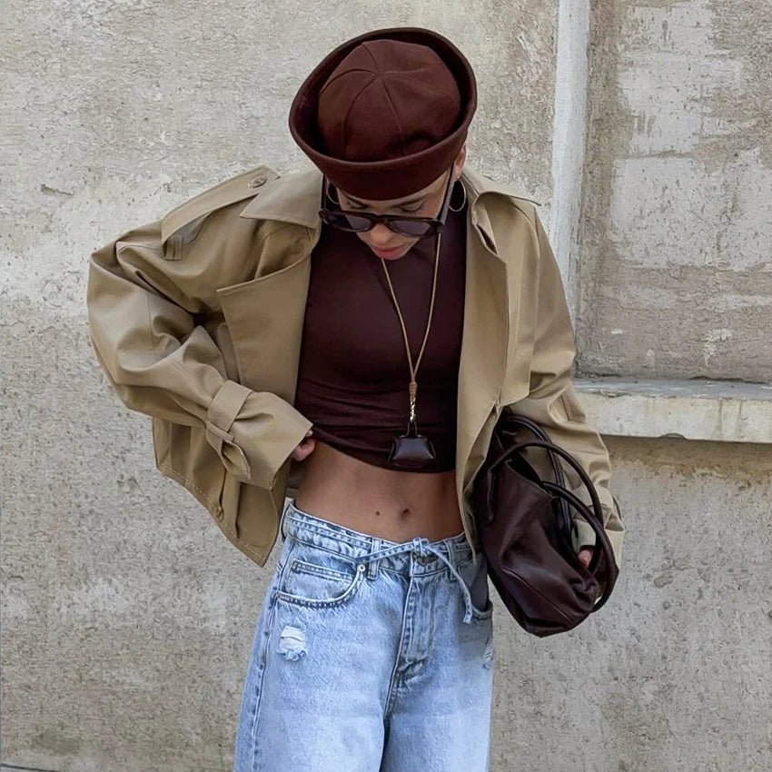 Lola Kurzer Trenchcoat mit Plisseefalten