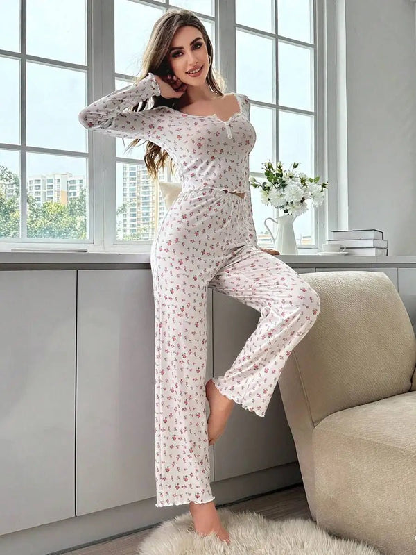Geblümtes Pyjama-Set mit langen Ärmeln