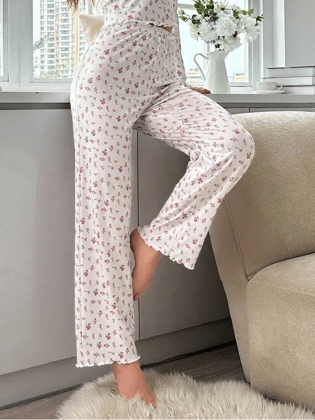 Geblümtes Pyjama-Set mit langen Ärmeln