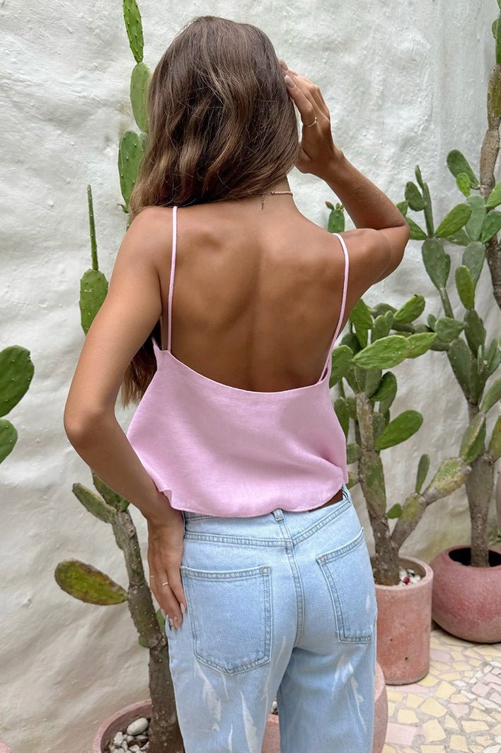 Lockeres Crop-Top mit Cut-outs und Trägern