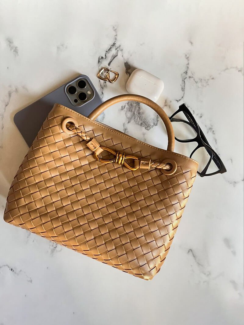 Lucias gewebte Tasche